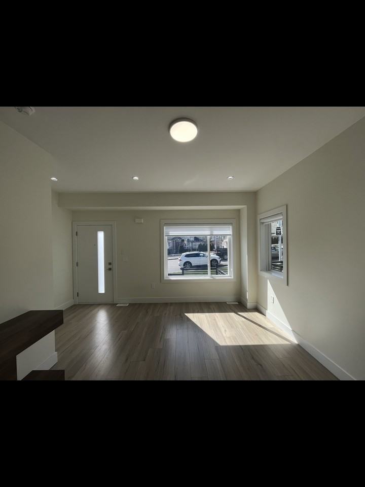 9652 162A Street - Photo 6 of 51