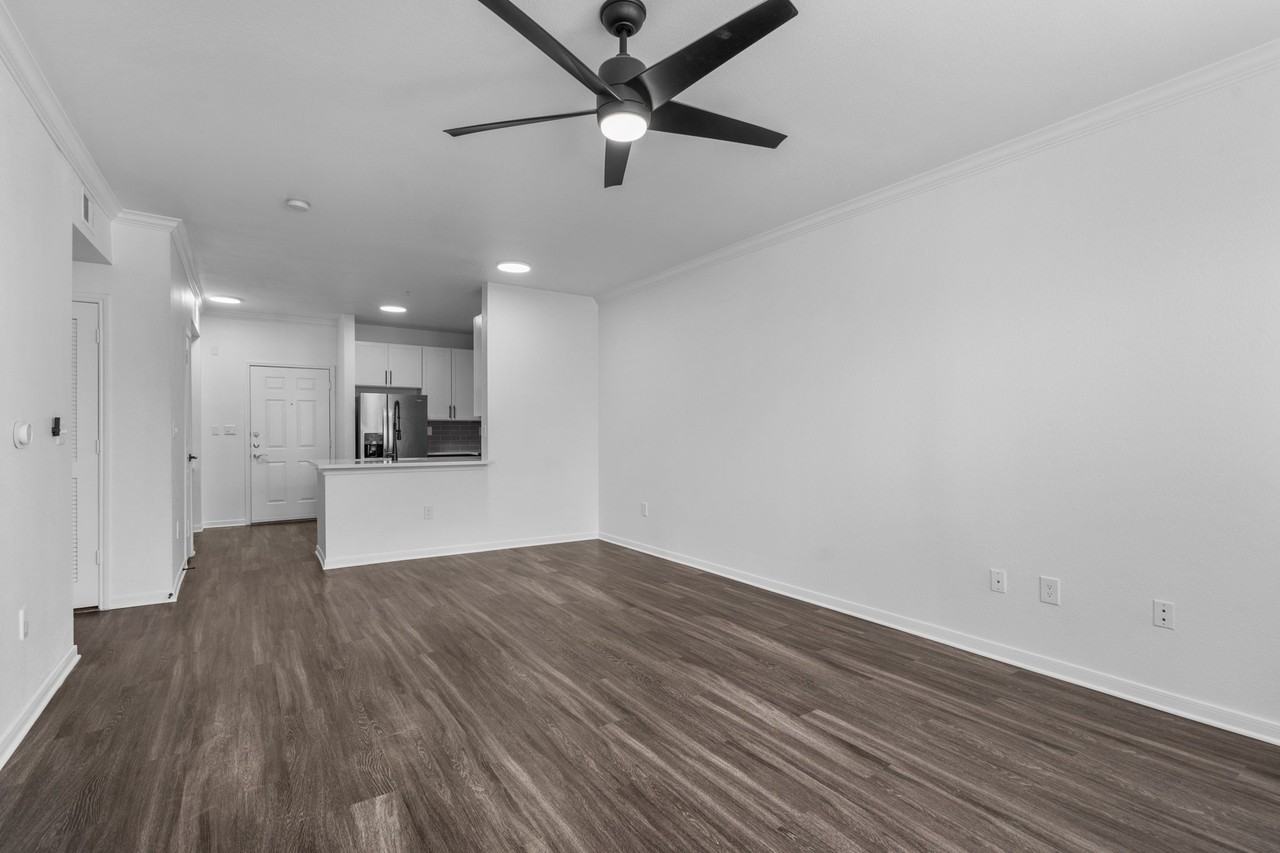 The Beverly at Medical Center - Photo 7 of 25