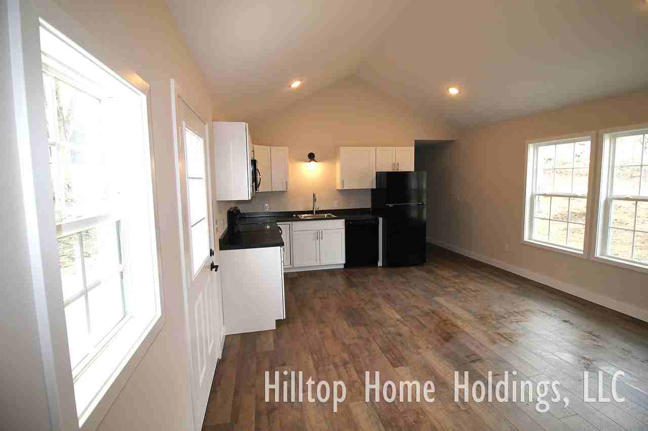 27 Hilltop Rd #27 - Photo 3 of 18
