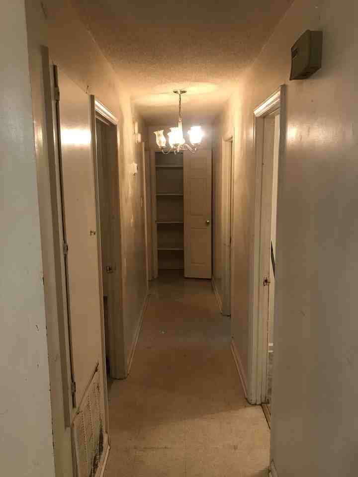 1910 North John Court - Photo 6 of 8