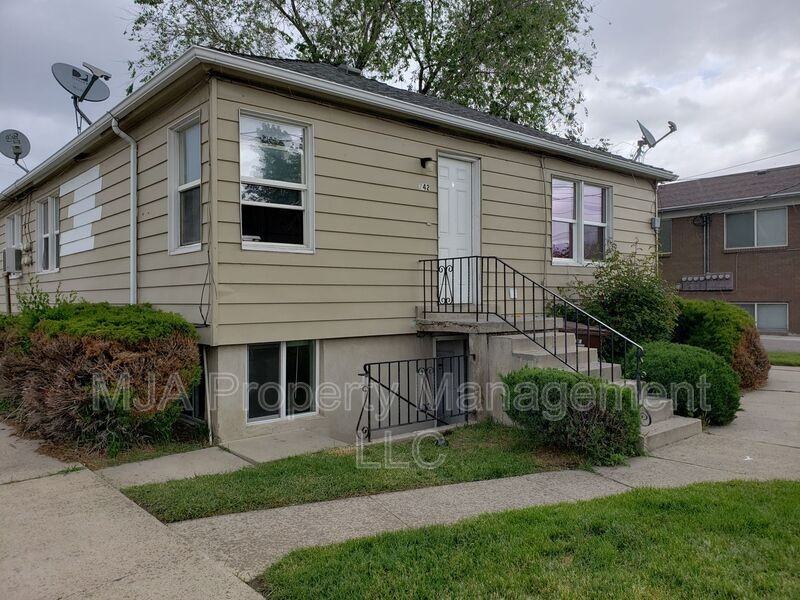 740 W Wasatch St - Photo 2 of 18