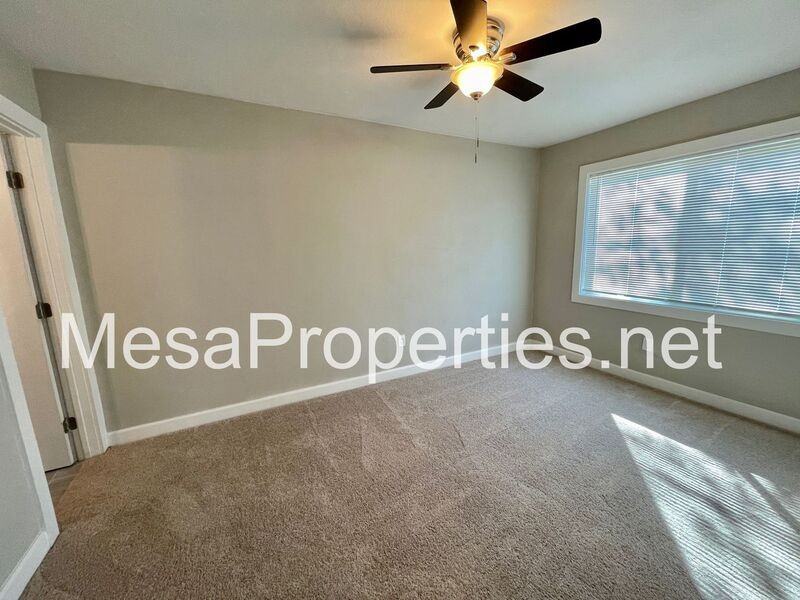 762 S Currier St - Photo 3 of 23