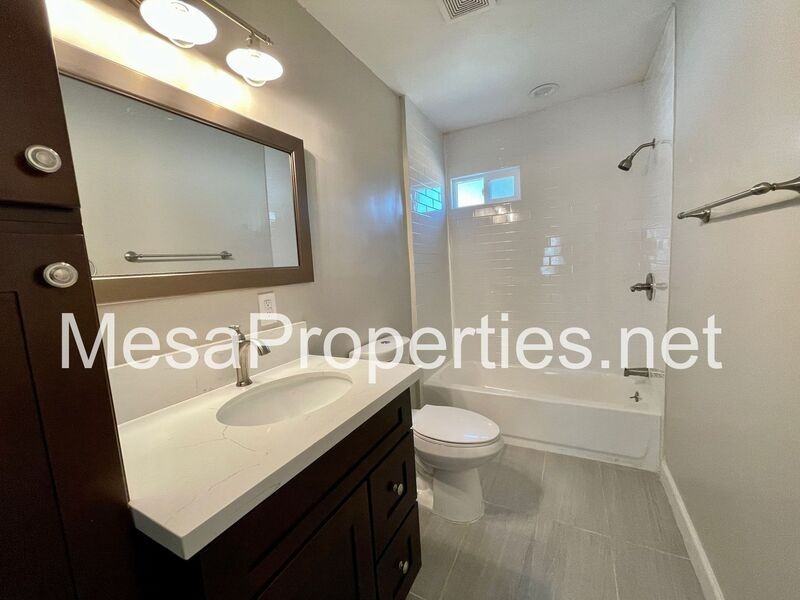 762 S Currier St - Photo 4 of 23