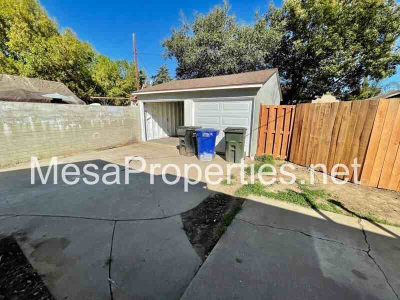 762 S Currier St - Photo 7 of 23