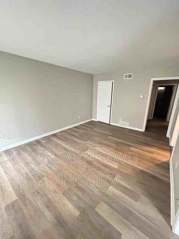 1176 Railton Rd - Photo 2 of 9