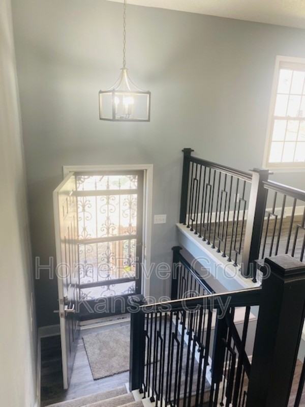 4121 S Carriage Ln - Photo 2 of 22