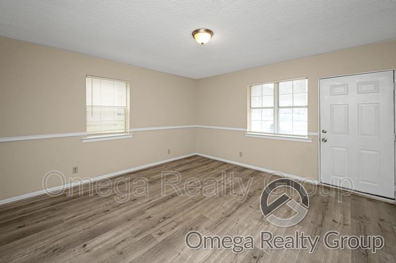 600 S Broadway Ave #B6 - Photo 5 of 25