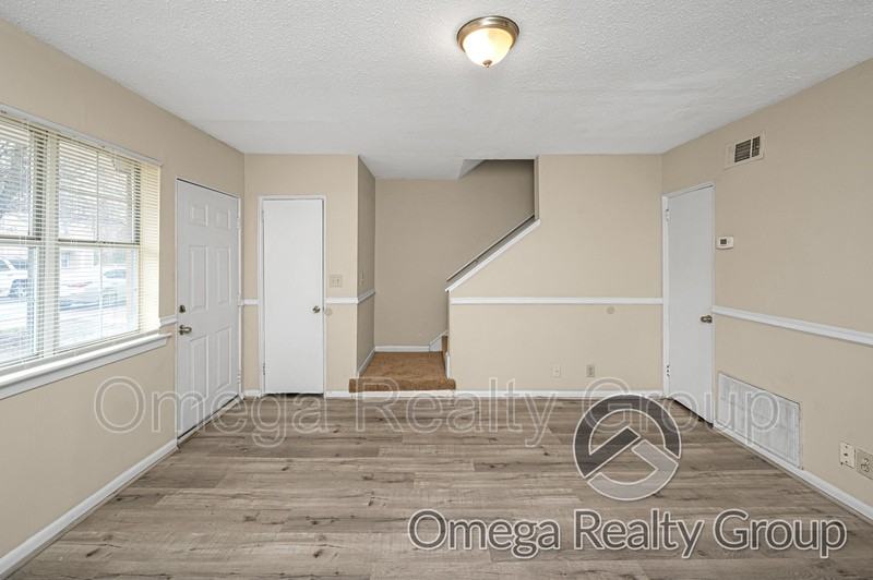 600 S Broadway Ave #B6 - Photo 7 of 25