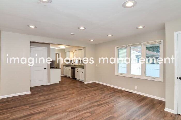 6820 11th Ave S - Photo 3 of 14