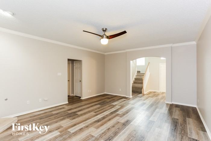 7765 Stansfield Dr - Photo 3 of 15