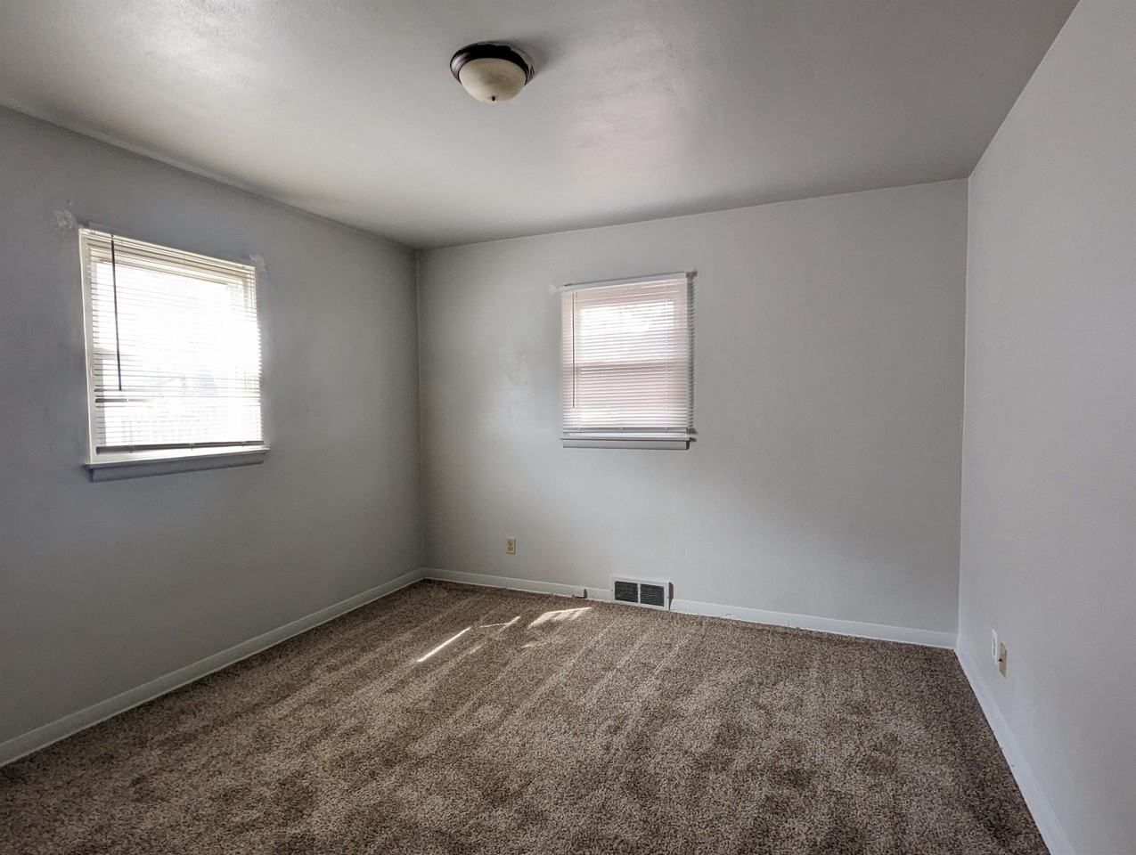 3234 Montrose Ave #3234 - Photo 5 of 5