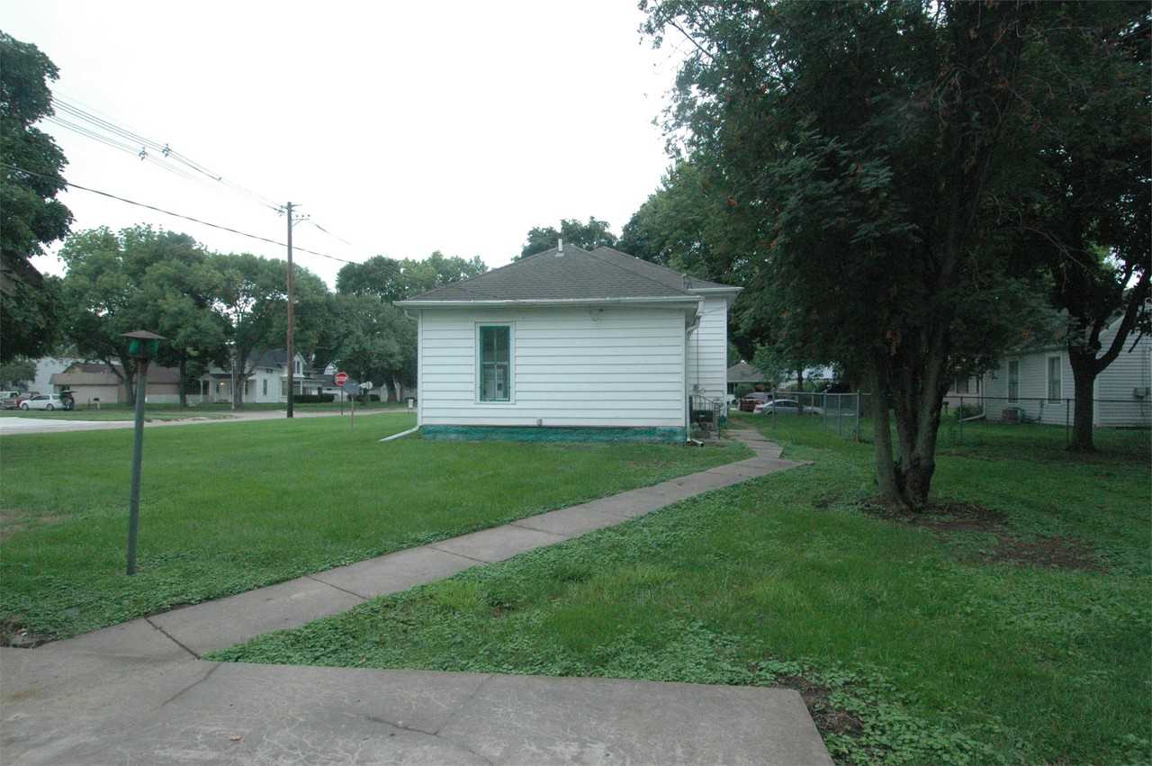 347 N 3rd St #1 - Photo 2 of 22