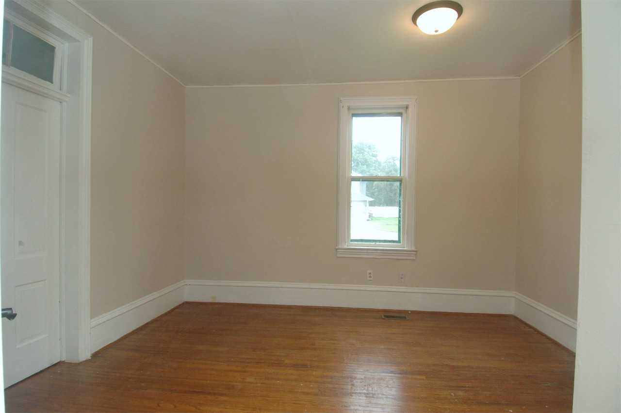 347 N 3rd St #1 - Photo 3 of 22