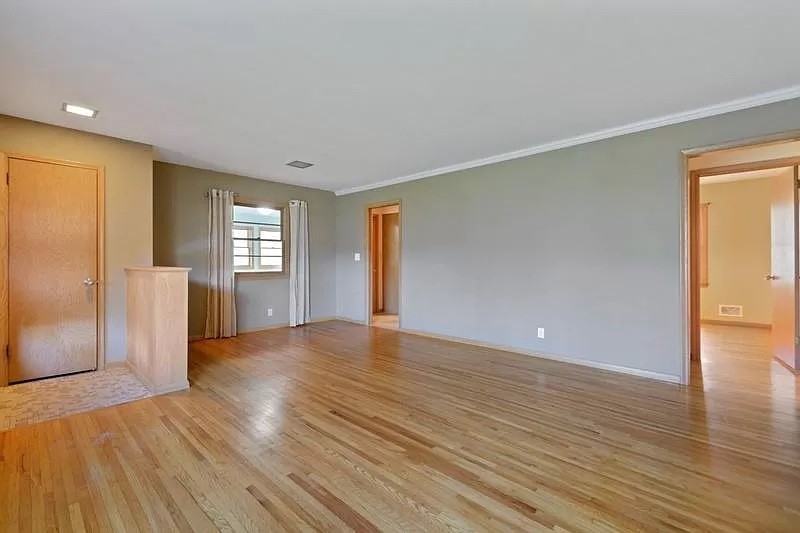 1421 Independence Ave S #1 - Photo 3 of 10