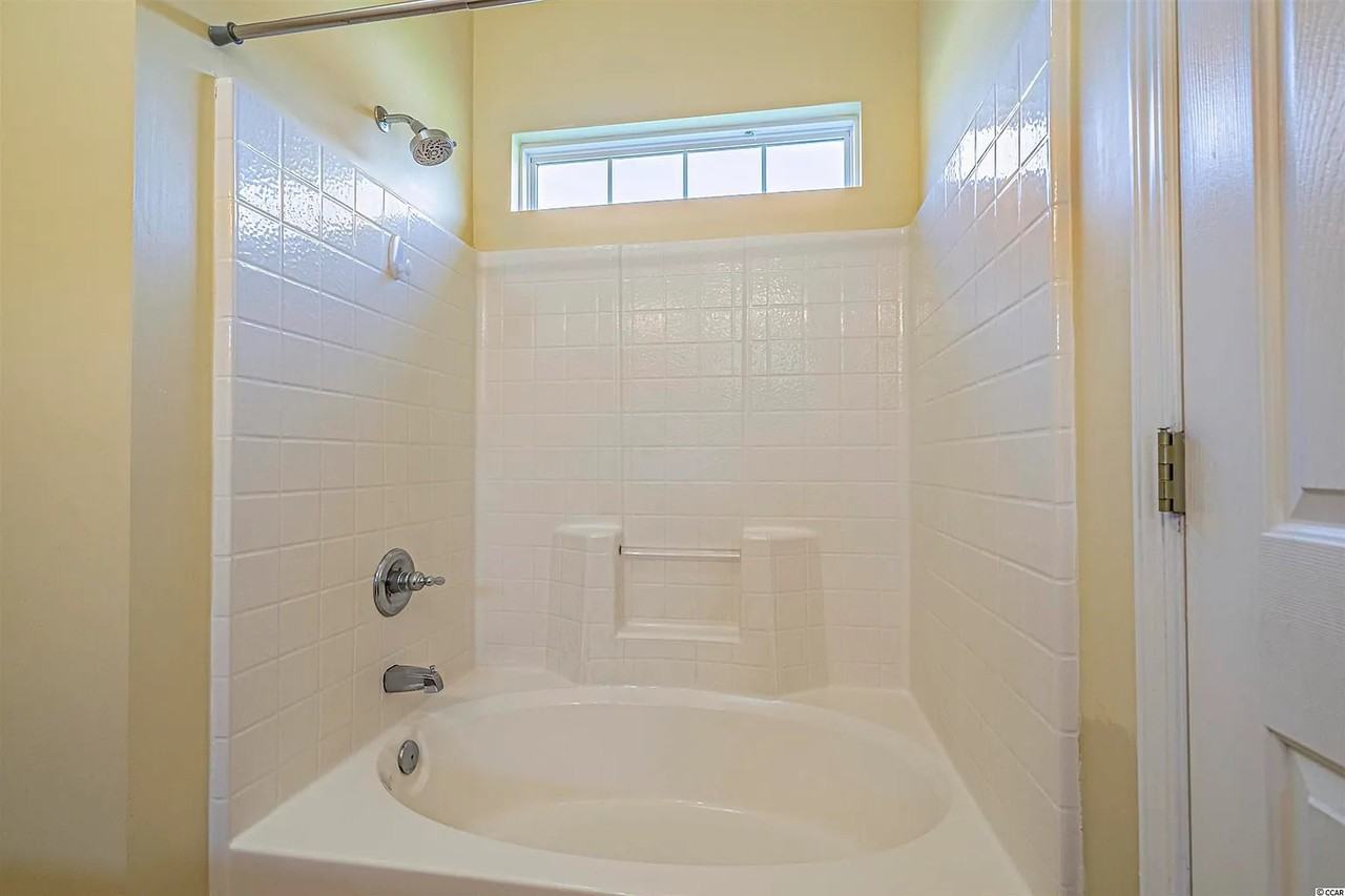 223 Whitchurch St #1 - Photo 7 of 9