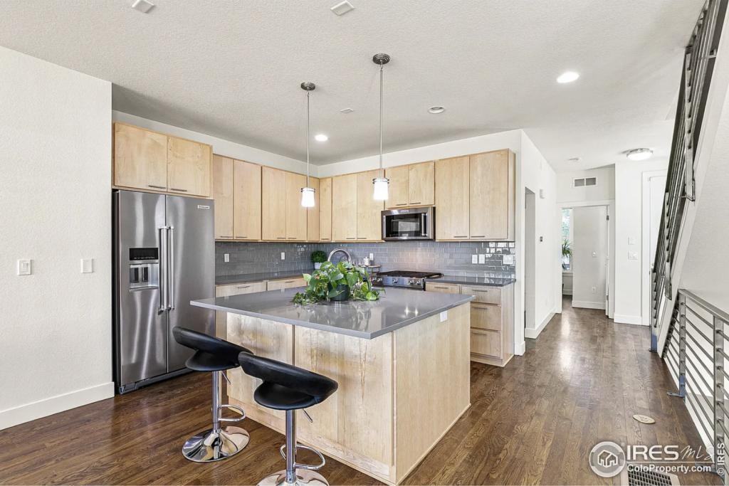 835 Yellow Pine Ave - Photo 3 of 38