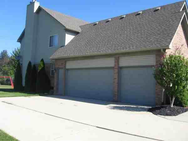 23128 Newcastle Ct - Photo 2 of 17