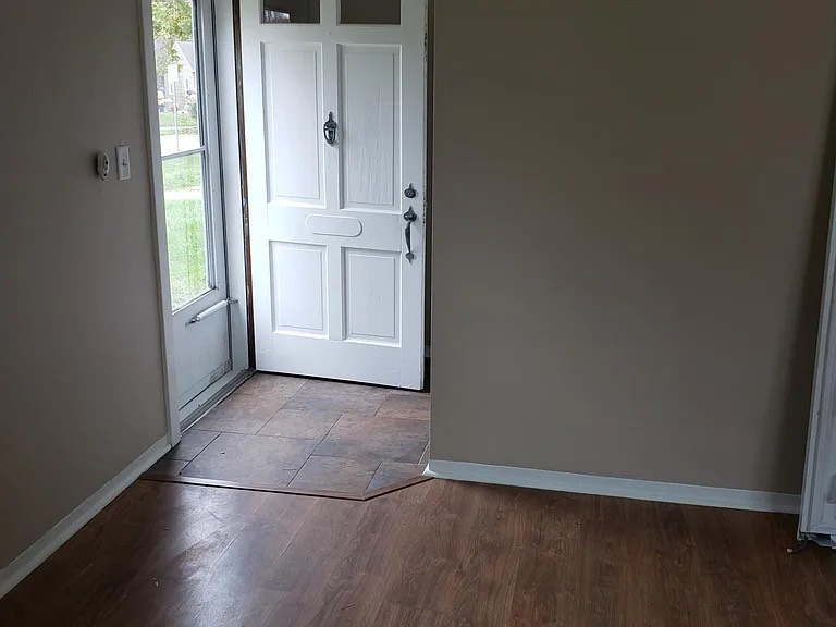 3609 15th Avenue Ct - Photo 3 of 12