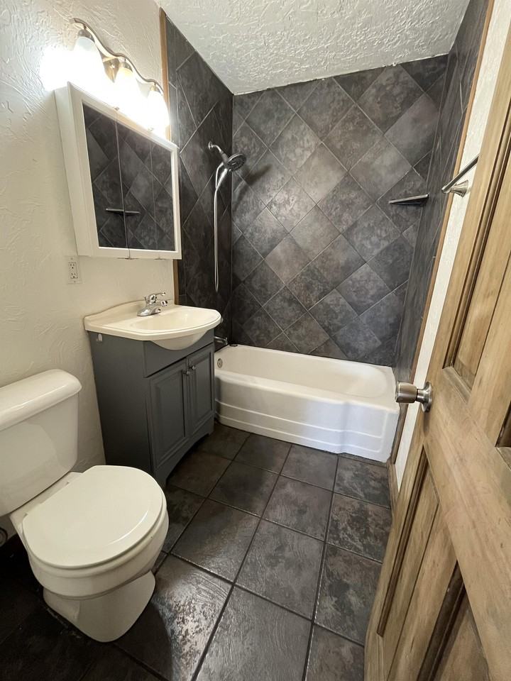 111 E Haddock St #1 - Photo 5 of 8