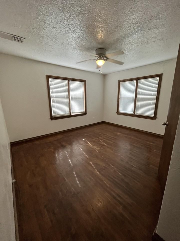 111 E Haddock St #1 - Photo 7 of 8