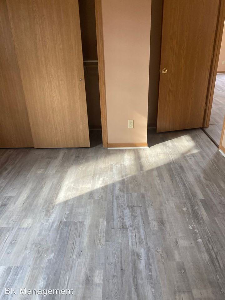 509 A/B Tuttle Avenue - Photo 2 of 7