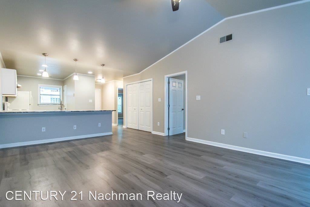 104 Lantana Ln #16 - Photo 3 of 18