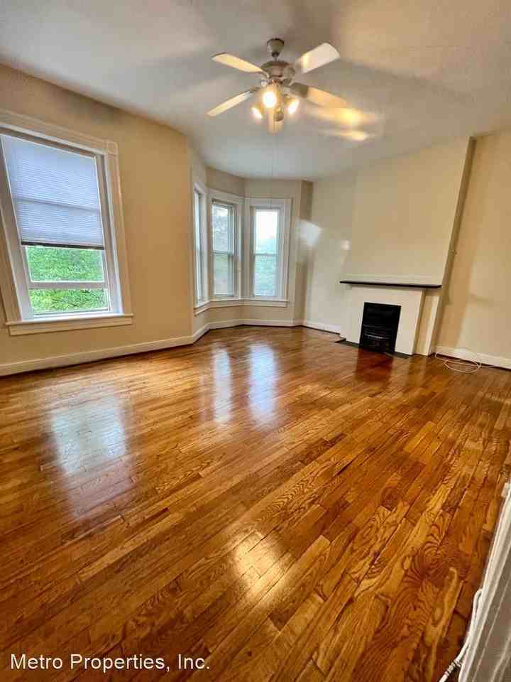 1103 West Ave. - Photo 3 of 9