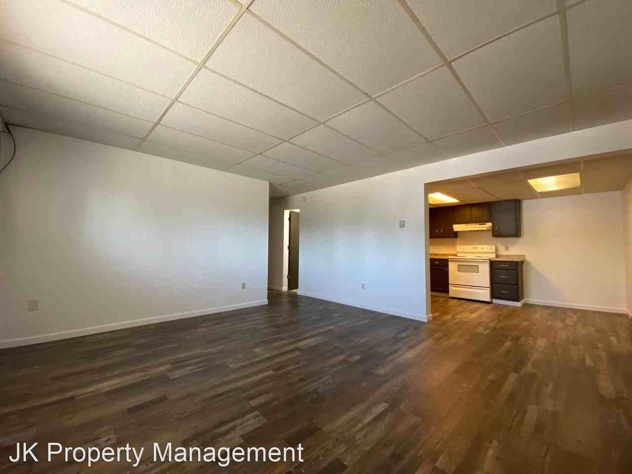 1122 1st Ave SW - Photo 3 of 12