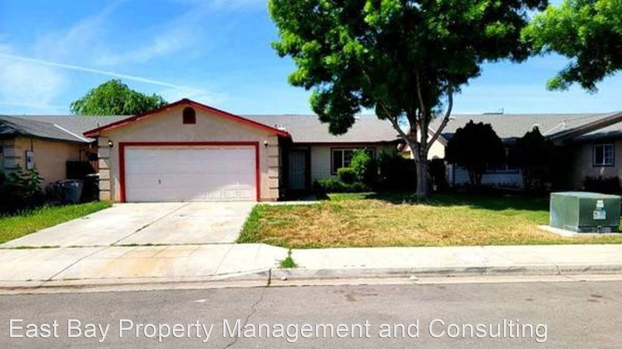 2426 S Siega Ave - Photo 2 of 7