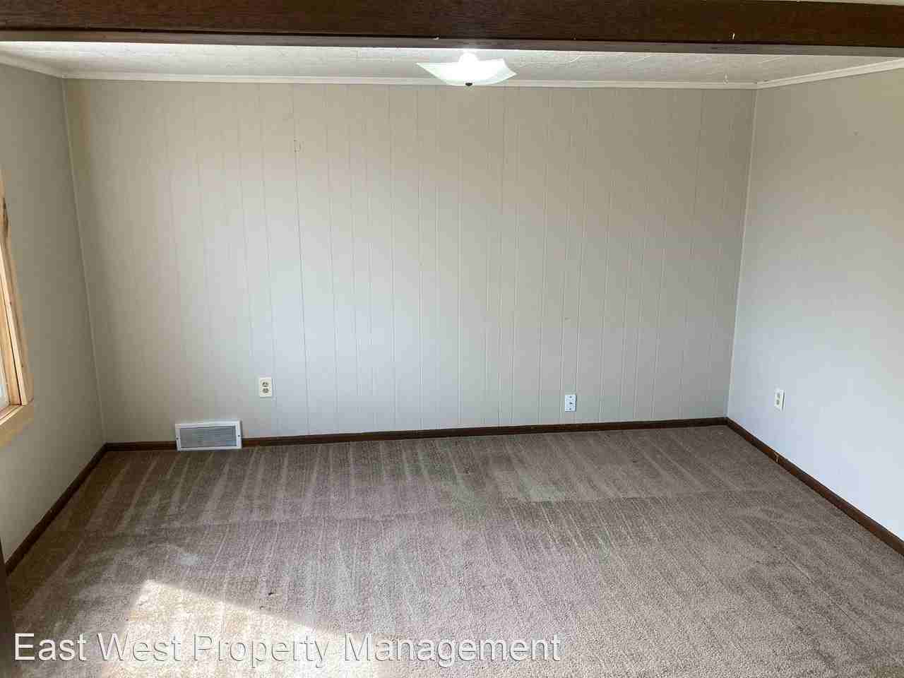 1221 96th Ave W - Photo 3 of 8