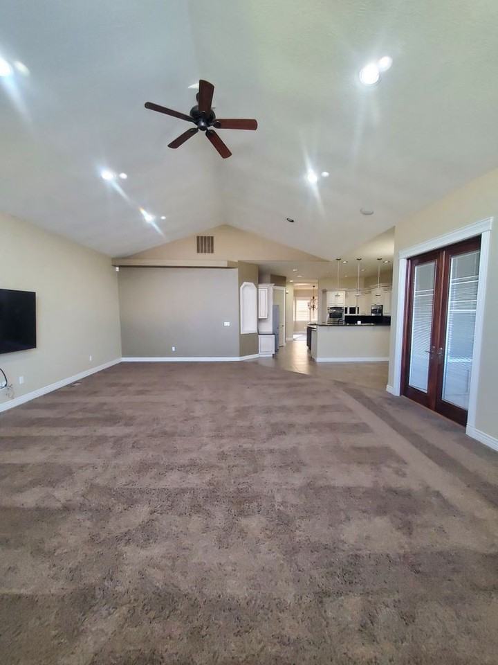 4693 Road K Se - Photo 2 of 33