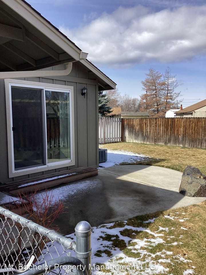 1333, 1335 Del Norte - Photo 2 of 23