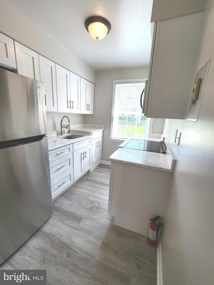 3812 W St Se - Photo 2 of 26