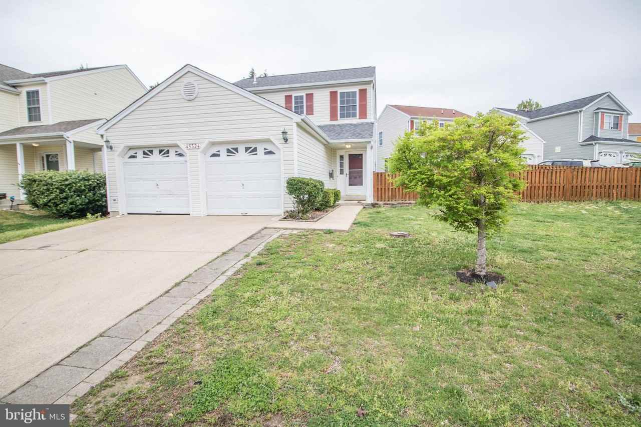 45524 Coosan Ct - Photo 3 of 47