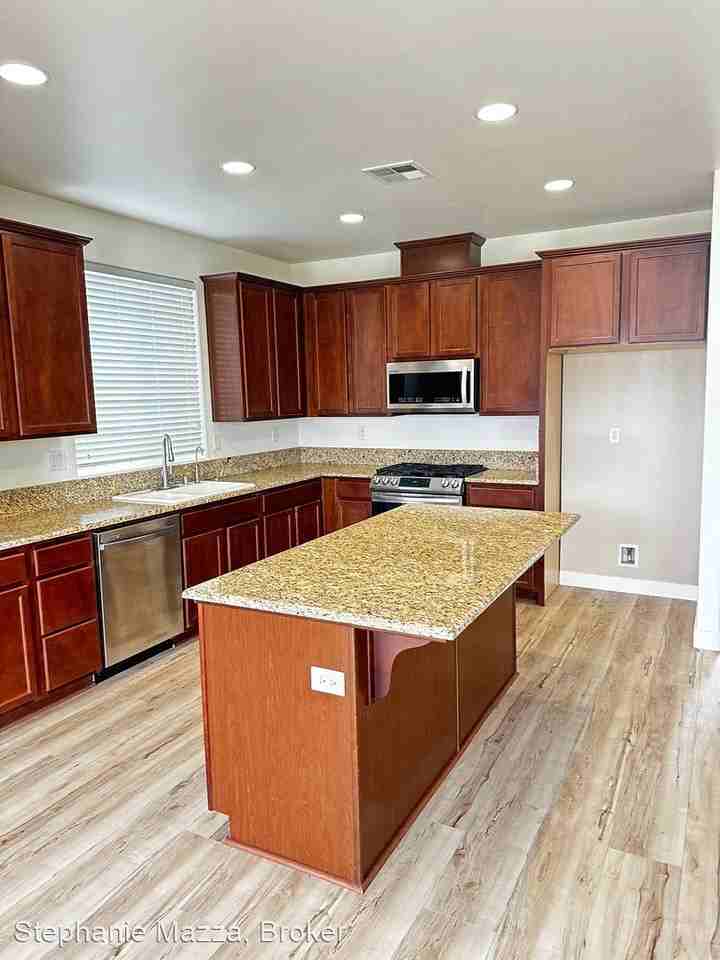 13200 Morning Song St - Photo 3 of 18