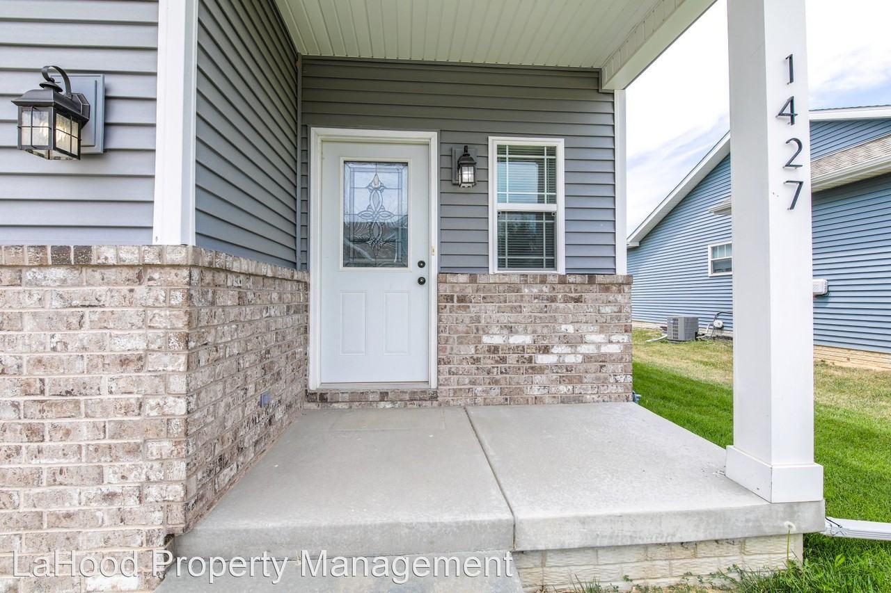 1427 Eagle Ave - Photo 3 of 31