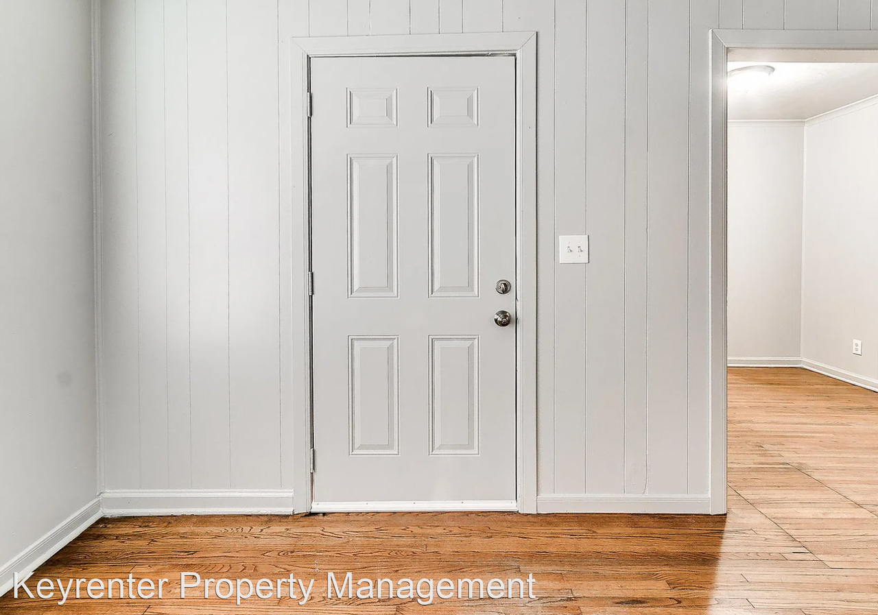 349 E Young Pl - Photo 2 of 15