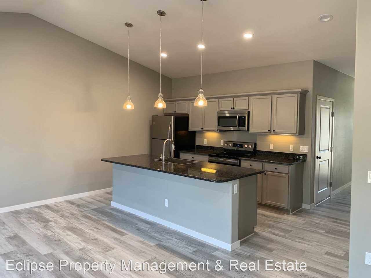 507 & 509 Crestone Ave. - Photo 3 of 12