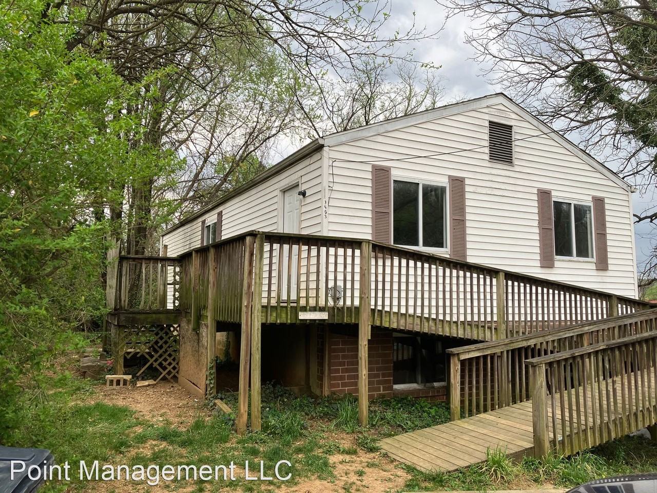 1901 Clinton Ave SE - Photo 2 of 8