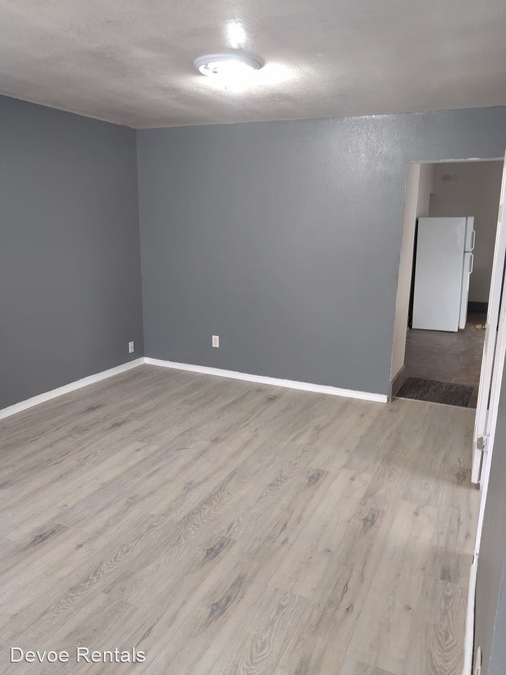 1242-1244 S 46th St - Photo 2 of 12