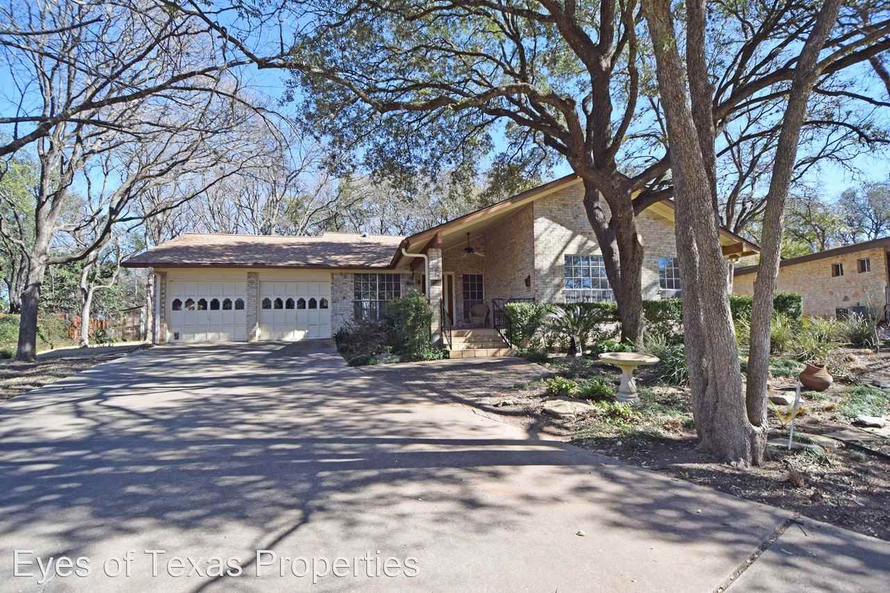 2610 Deerfoot Trl - Photo 2 of 44