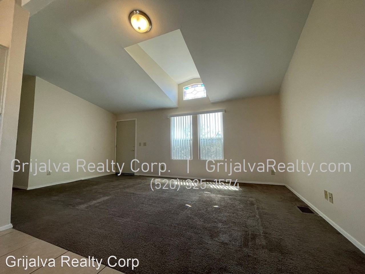 10595 W Anthony Dr - Photo 2 of 20