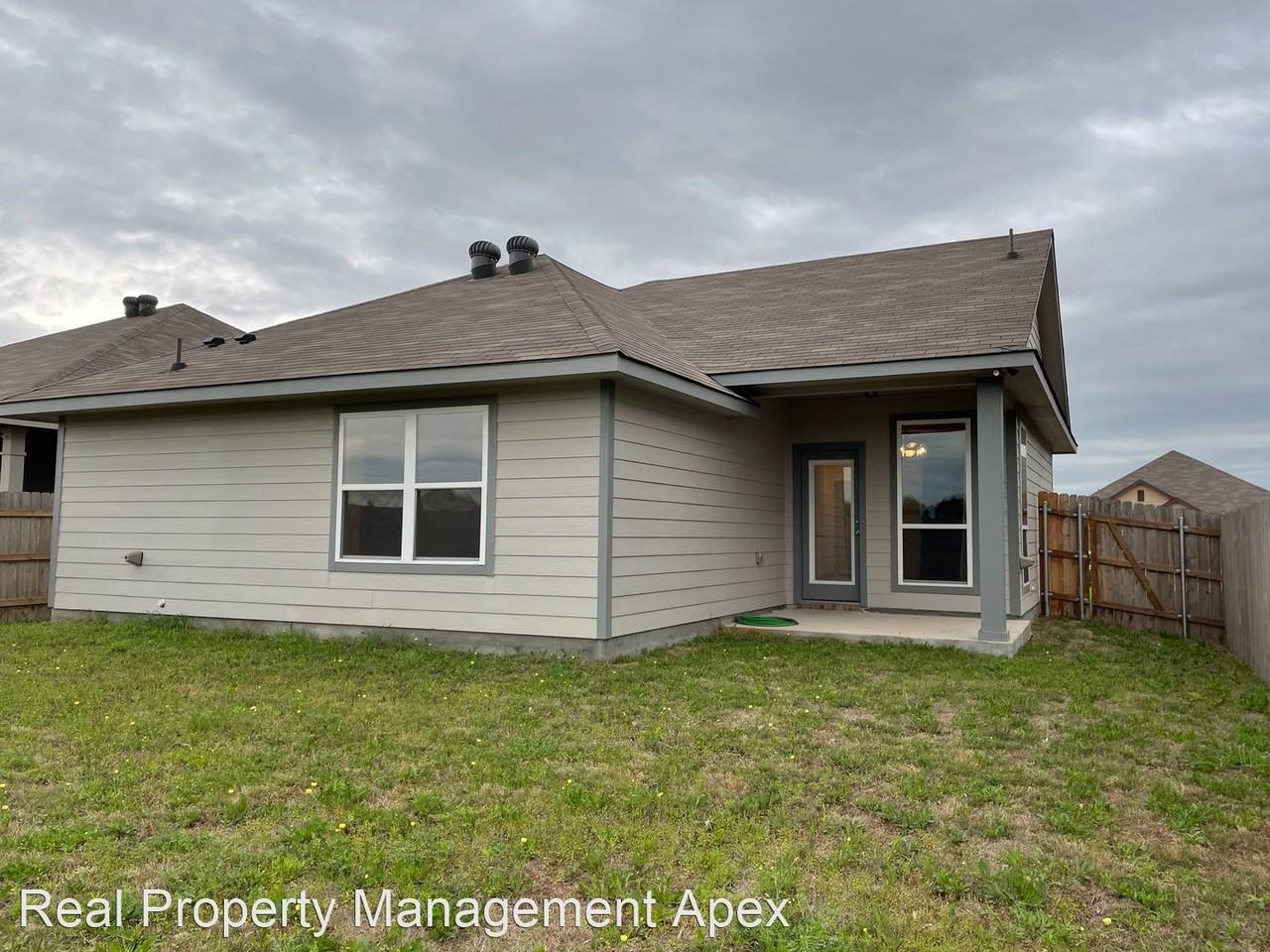 921 Murphy Rd - Photo 2 of 18