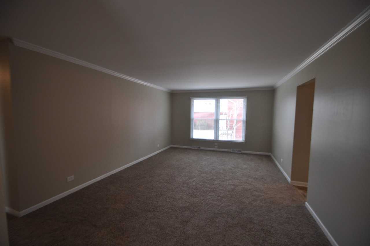 416 Deerpath Dr - Photo 2 of 8