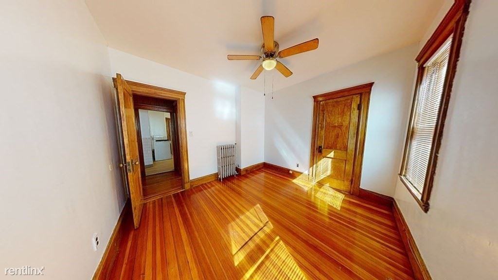 42 Evelyn St #3 - Photo 3 of 27