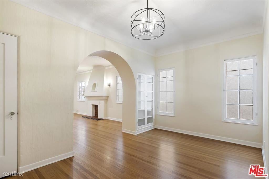 1142 S Clark Dr #4 - Photo 2 of 10