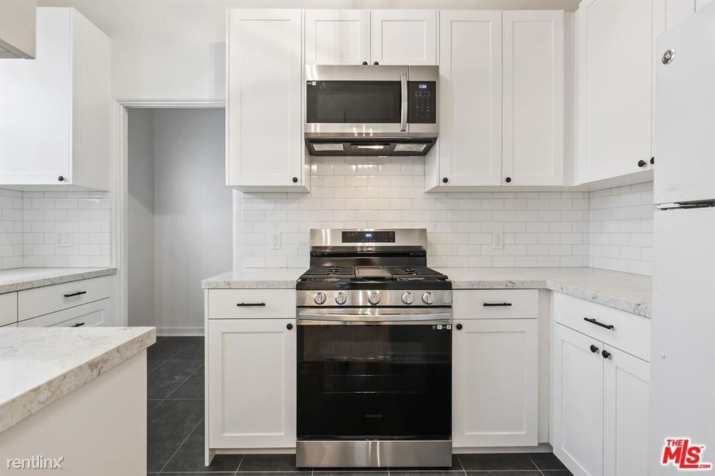 1142 S Clark Dr #4 - Photo 3 of 10