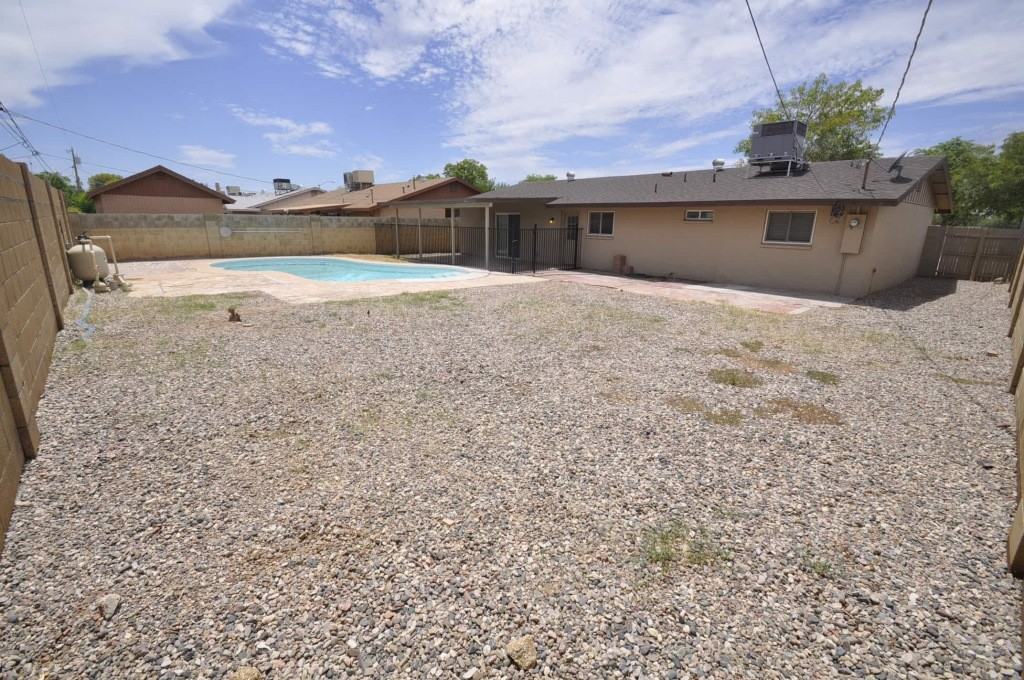 13213 N 24th Ave - Photo 2 of 10