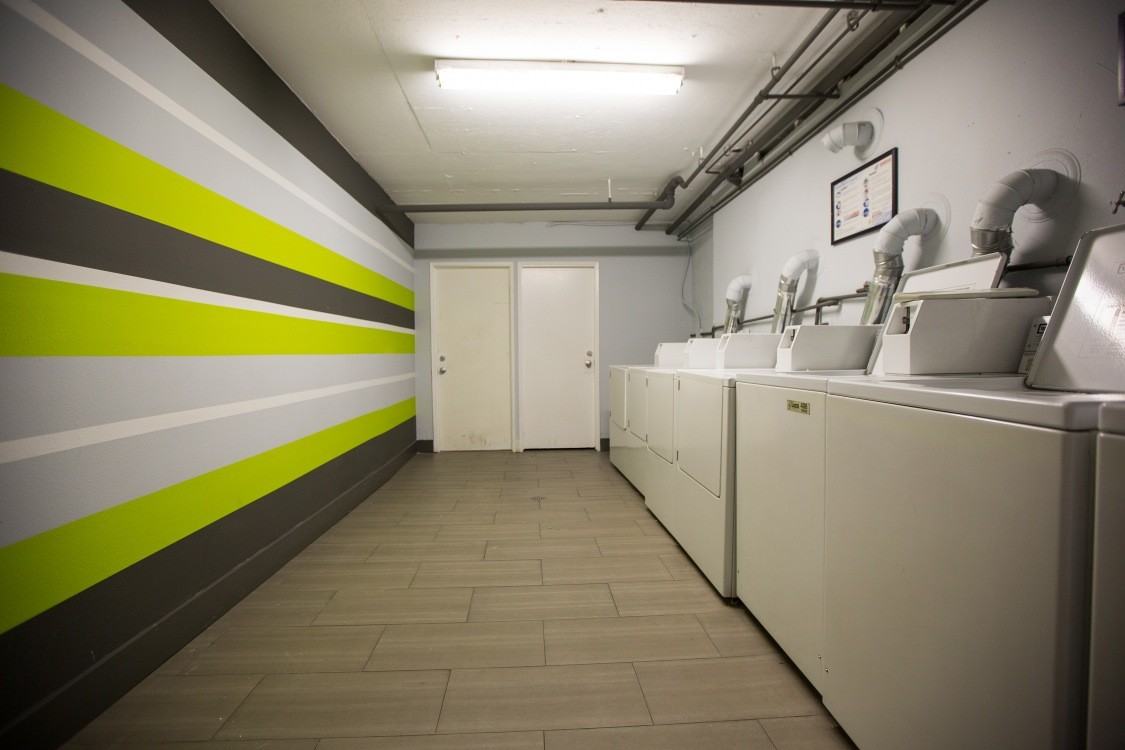 1400 Edgemont - Photo 3 of 11