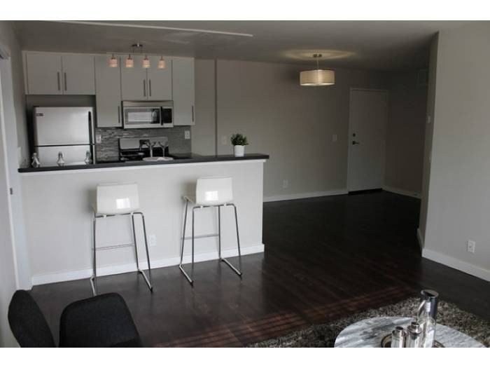 1400 Edgemont - Photo 6 of 11